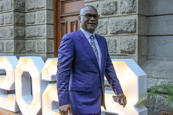 L’ambassadeur d’Afrique du Sud en France retrouvé mort au pied d’un hôtel parisien L’ambassadeur d’Afrique du Sud en France retrouvé mort au pied d’un hôtel parisien