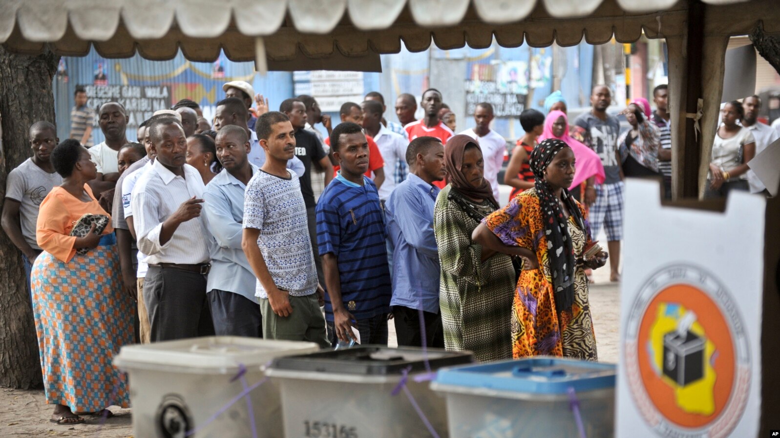 Élections générales en Tanzanie : les électeurs votent dans un climat de méfiance Élections générales en Tanzanie : les électeurs votent dans un climat de méfiance