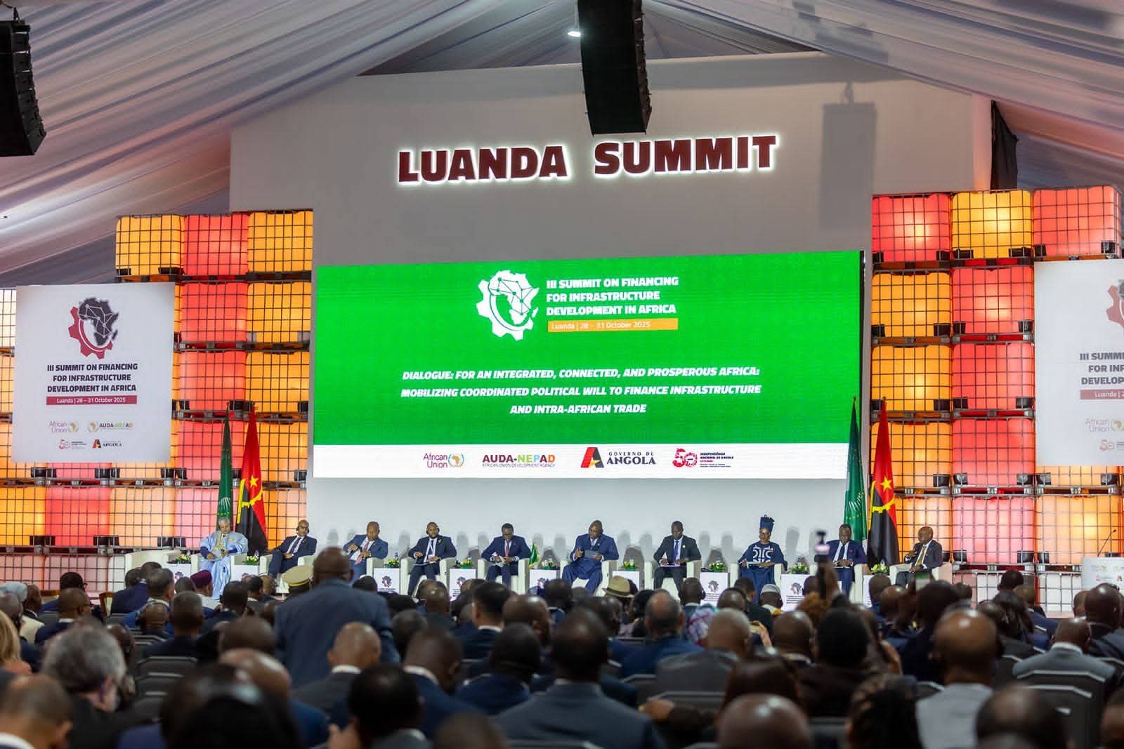 Sommet de Luanda : la SADC veut mobiliser les capitaux privés pour son industrie Sommet de Luanda : la SADC veut mobiliser les capitaux privés pour son industrie
