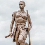 L’histoire des Agodjié : Comment la statue de l'Amazone ressuscite le passé du Dahomey statue de l’Amazonee
